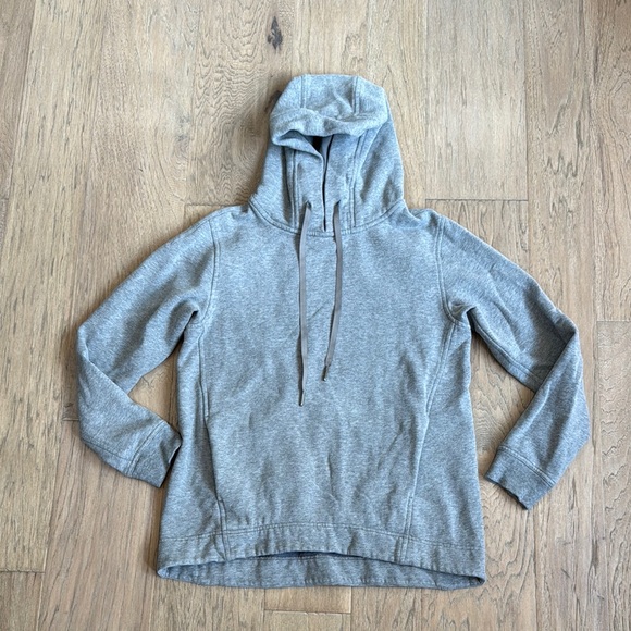 EUC Lululemon Wind Down Pullover Heathered Medium Grey / Slate Size 4 - Picture 7 of 16